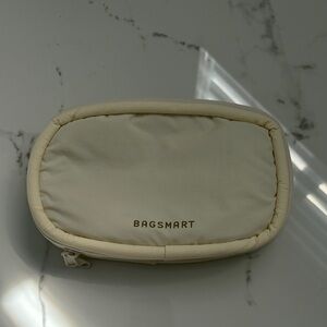 BAGSMART Cream Tech Pouch